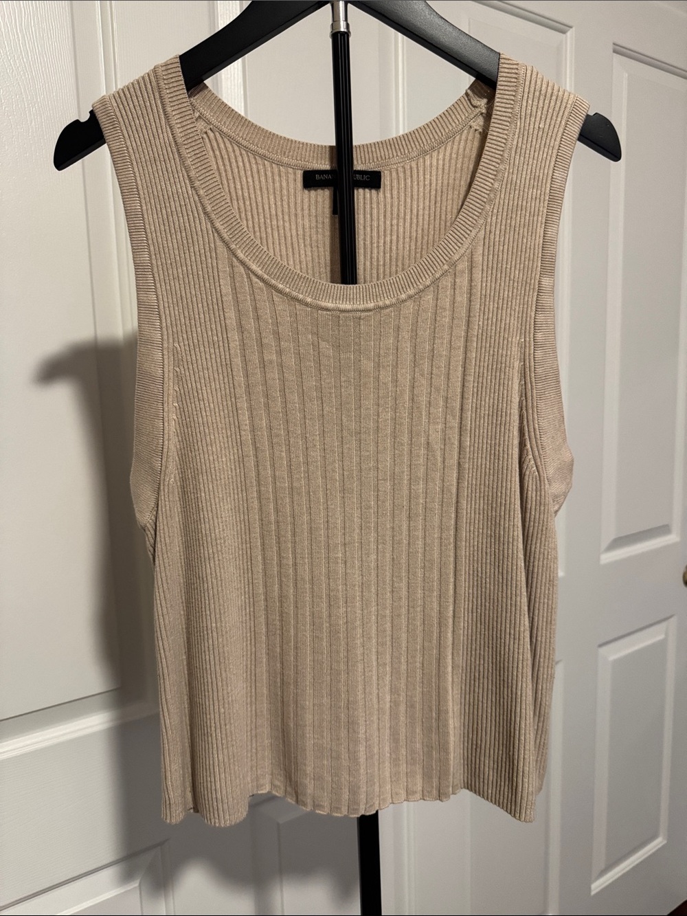 Banana Republic Ribbed Scoop-Neck Tank Top Beige Large